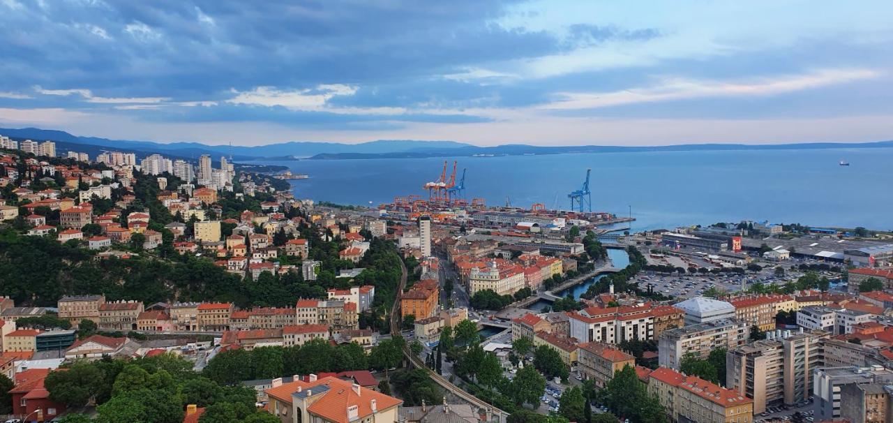 City Lights Penthouse Rijeka Extérieur photo