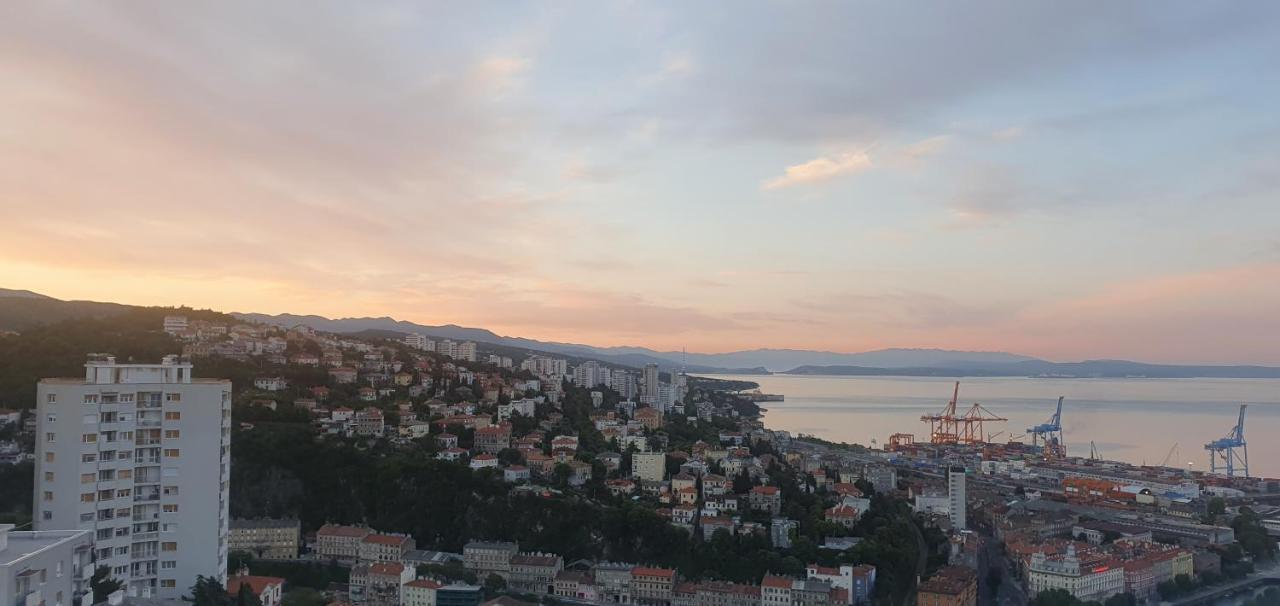 City Lights Penthouse Rijeka Extérieur photo