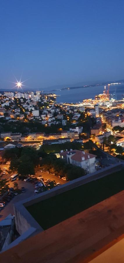 City Lights Penthouse Rijeka Extérieur photo